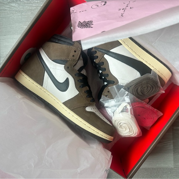 Air Jordan 1 Retro High Travis Scott 'Cactus Jack' - Picture 3 of 8